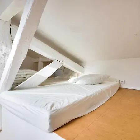 Bright And Comfortable For 4 People * Paris